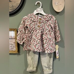 DAISY FUENTES 2 piece baby girl outfit